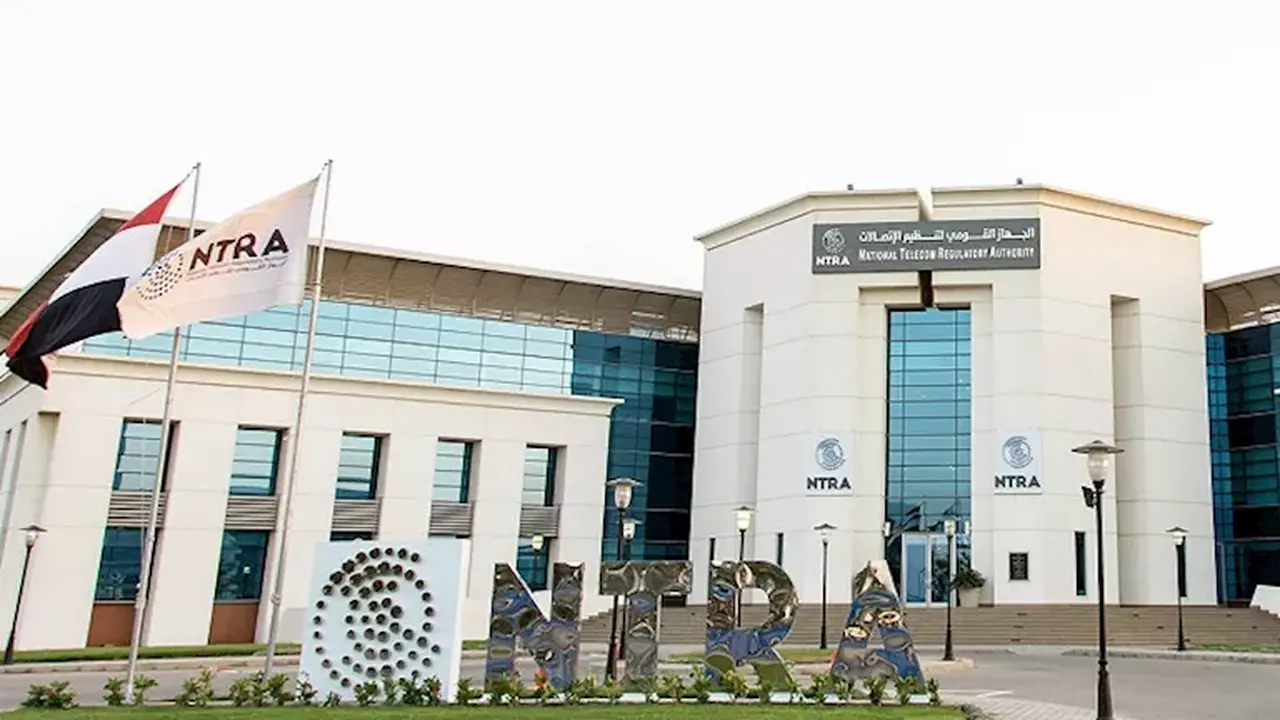 هل تتحمل شبكات الاتصالات والإنترنت ضغط العمل من المنزل يوم الأحد؟